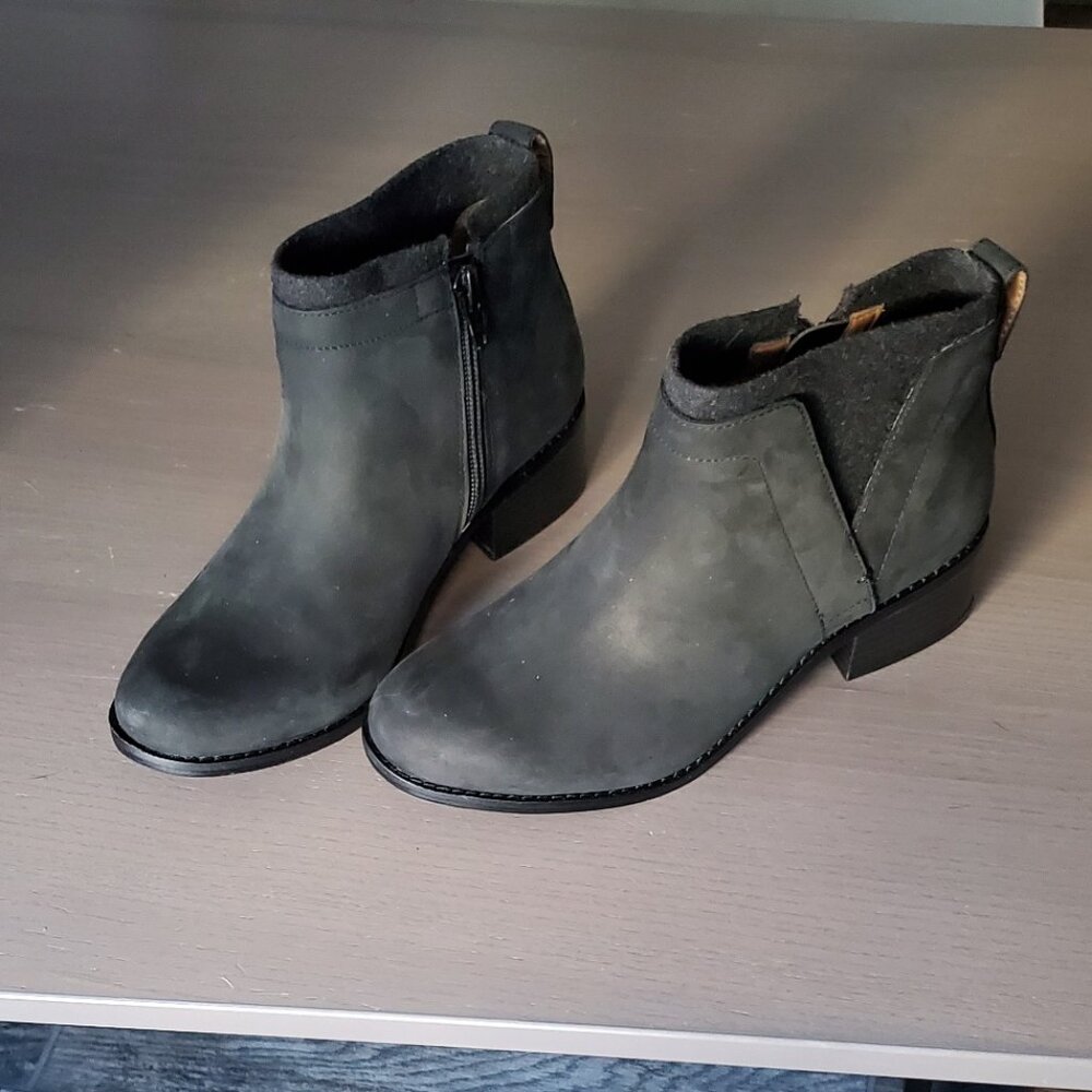 Vionic "Joslyn" Boots - Picture 5 of 6